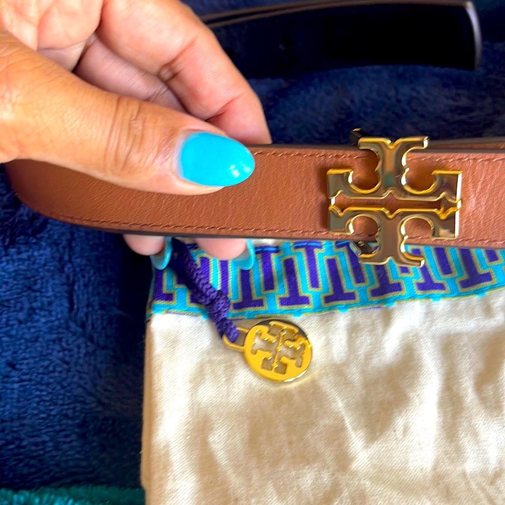 💯 Authentic Tory Burch Reversible Royal Tan and Black Leather Belt.  VGUC.
